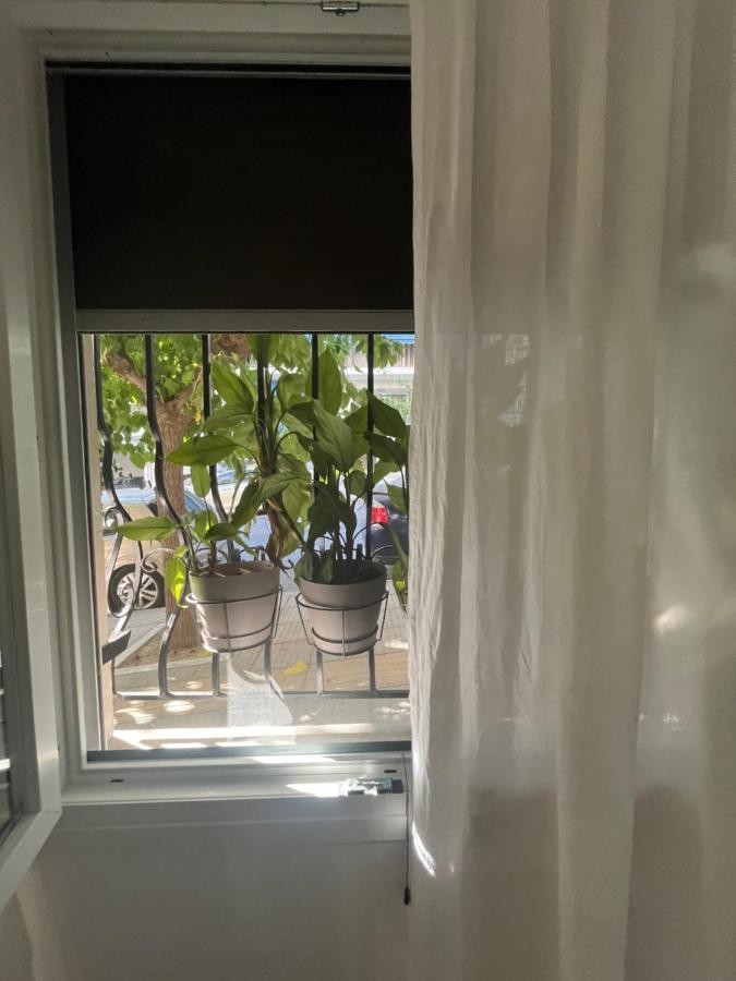 White Apartment Athena Bagian luar foto