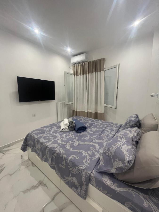 White Apartment Athena Bagian luar foto