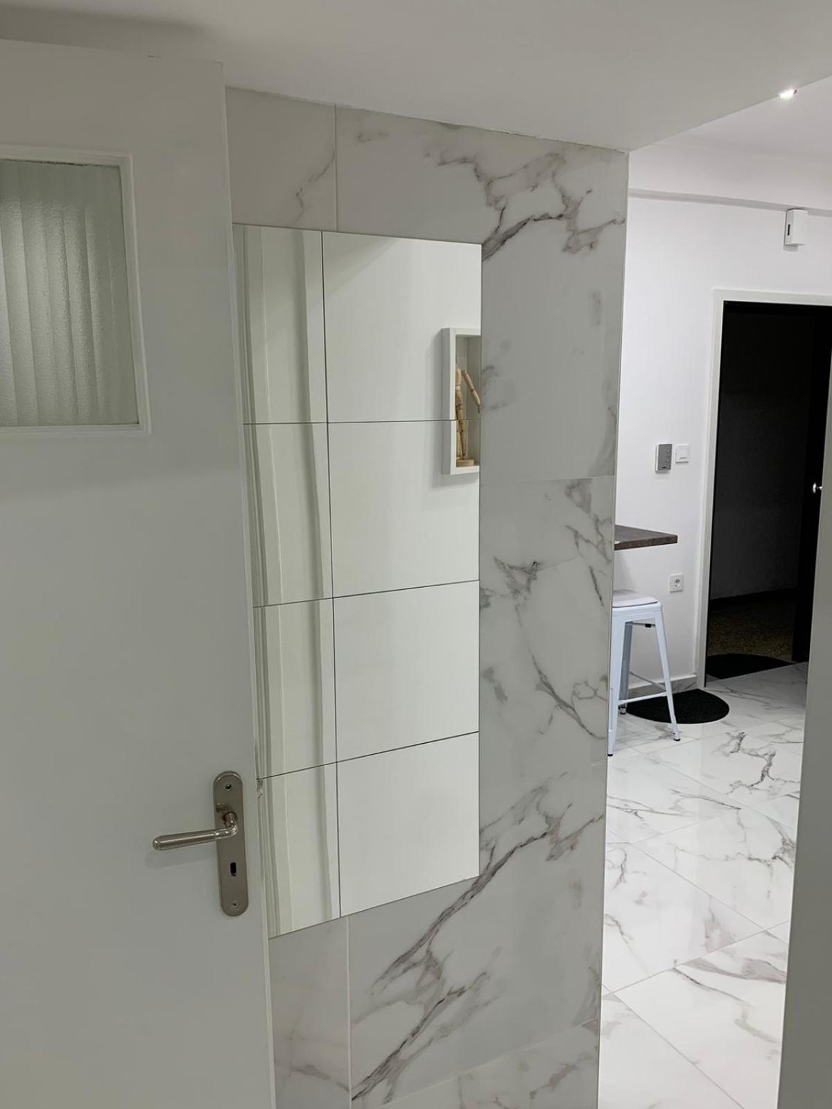 White Apartment Athena Bagian luar foto